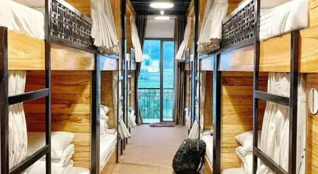 Кровать в общем номере Ethnic House Lounge Bar & Hostel