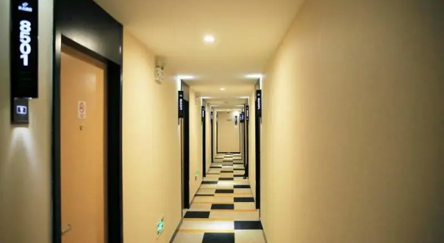 Shell Hotel Lu'an Huoqiu County Xinlu Avenue Dajiang Shopping Mall, Varaa Hotelli Hotellit Luan pysäköinnillä, Pysäköinti