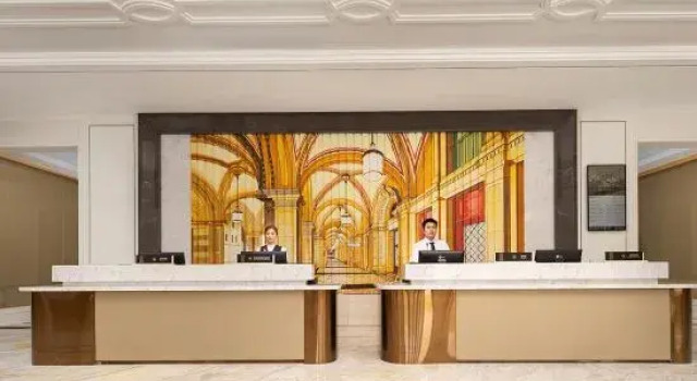 Vienna International Hotel (Luohe Exhibition Center Songjiang Food Street Branch), Book Hotel Luohe Henan