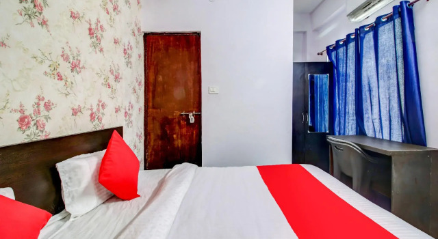 OYO BHO576 Comfort Paradise