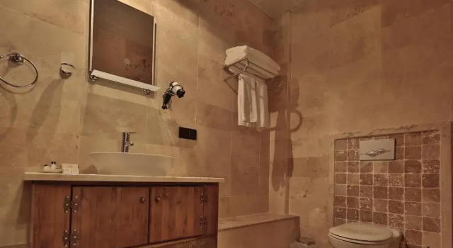 Двухместный номер Standard c 1 комнатой с видом на внутренний двор Guzide Cave Hotel