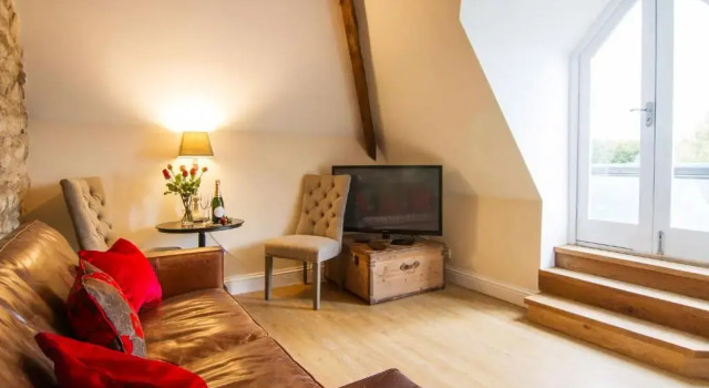 Люкс Deluxe Romneys Apartments & Suites