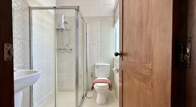Номер Deluxe с балконом Dinsomon Hotel