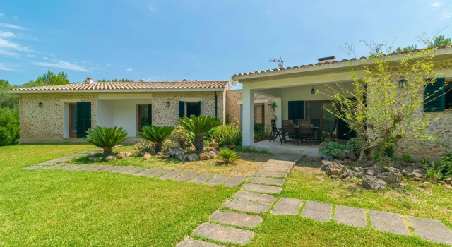 L'ESPLAI - Spectacular villa with private pool, surrounded by forest and mountains in Pollença. Free WiFi