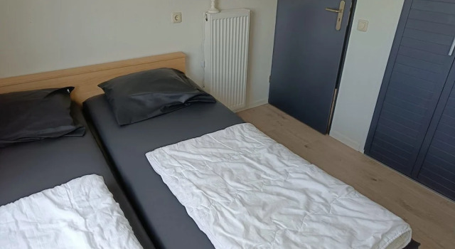 Zeeland Home With Fireplace, Забронировать Отель Брескенс Zeeuws-Vlaanderen