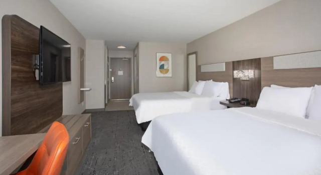 Четырёхместный номер Standard Holiday Inn Express and Suites Helena by IHG