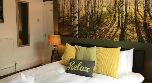 Коттедж Bright Spacious 3-bed With Office & Patio, Preston