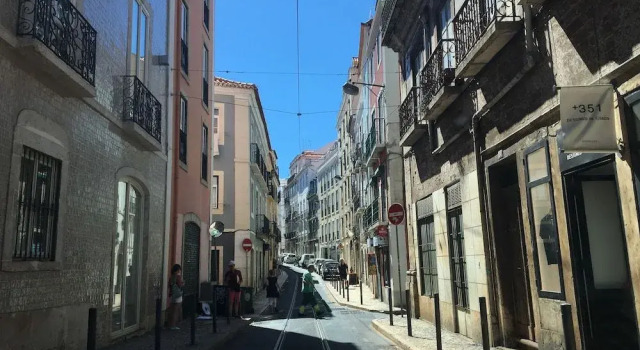 Poiais Lisbon Luxury Apartment, Забронировать Апартаменты/квартира Мизерикорди Лиссабон, рядом с Станция метро Рестаурадореш