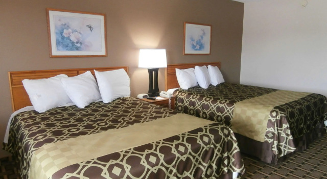Четырёхместный номер Deluxe Americas Best Value Inn Blue Ridge