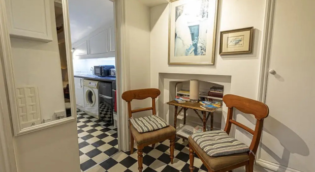 Attractive 2BR Flat in Little Venice, Maida Vale, Забронировать Отель Отели Лондона 3 звезды, рядом с Уорвик Авеню, 3*