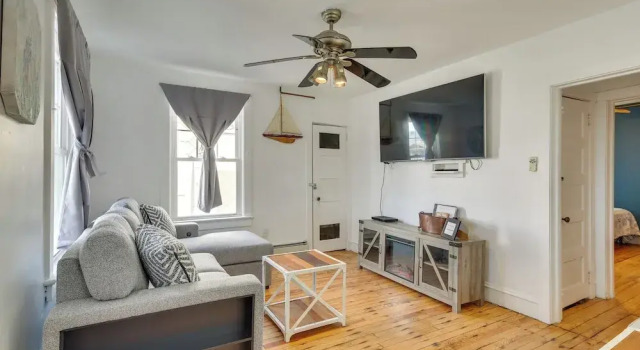 Walk to Convention Center & Boardwalk! Family Apt