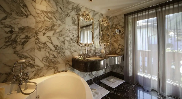Люкс Luxury с балконом Hotel Miramonti