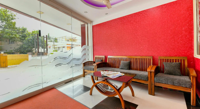OYO 5805 Uthradam Towers, Забронировать Отель Отели штата Кералы с завтраком, Завтраки