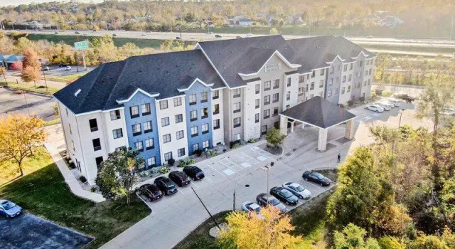 Номер Standard Staybridge Suites Cedar Rapids North by IHG