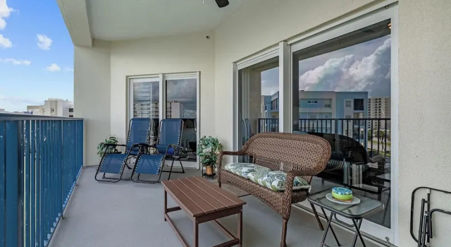 Sunny 3BR Condo Steps to Beach Pool NSB FL, Забронировать Апартаменты/квартира Апартаменты Нью-Смирна-Бич, рядом с Пляж Нью-Смирна-Таун, Апартаменты/квартира