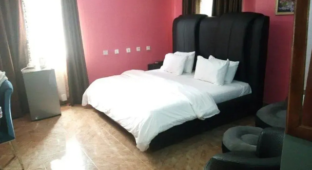 GRAND PARK HOTEL AND SUITEs, Book Hotel Ikeja 