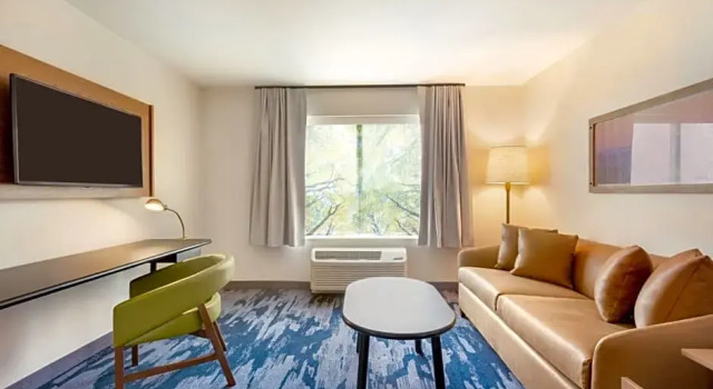 Двухместный люкс с видом на город Fairfield by Marriott Inn & Suites Boulder Longmont