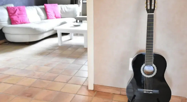 Spacious Holiday Home in Ichtegem With Garden, Prenota Hotel Hotel a Flanders con parcheggio, Parcheggio