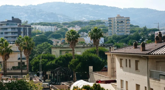 Apartment With one Bedroom in Platja D'aro, With Wonderful sea View, E, Rezerwuj Apartament Hotele w Gironès z parkingiem, Parking