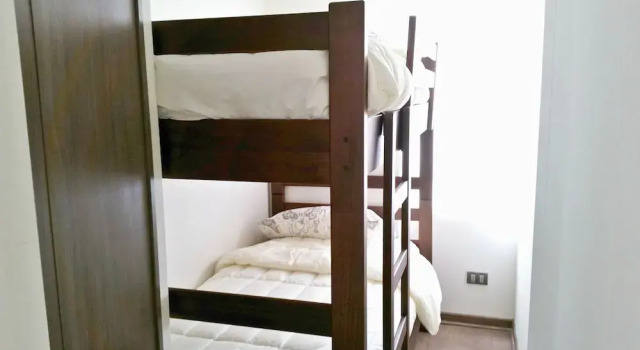 Семейные апартаменты с 2 комнатами с балконом и с видом на город Apart Suites