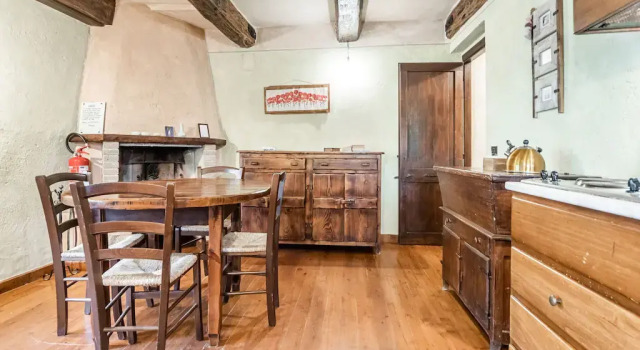 Apartment With Swimming Pool Near the Forest, Varaa Huoneisto Assisi Umbria