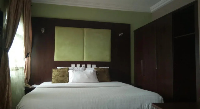 Roses Hotel