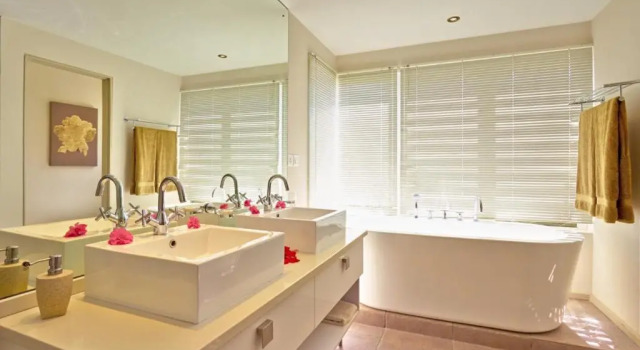 Люкс с видом на море Cape Point Beachfront Residences by LOV Mauritius
