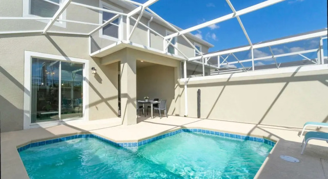 Stylish 4Bd w Lake View Pool Kids Themed Room