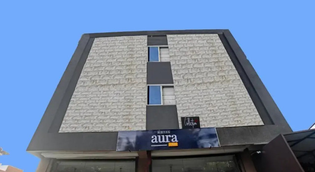 Super Oyo Collection O Hotel Aura Inn