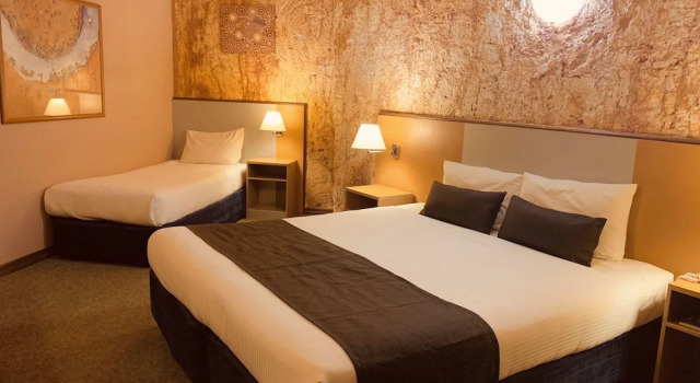 Трёхместный семейный номер Standard Цокольный этаж Desert Cave Hotel