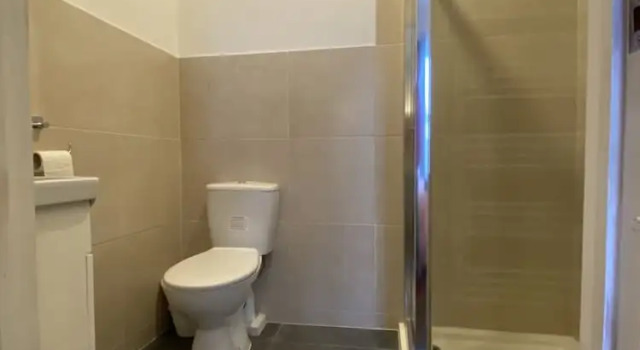 Номер Deluxe Shirley House 1, No-Frills Guest House, Self Catering, Smart Lock Check-in, Kitchen, Washer, Dryer, Great for Contractors