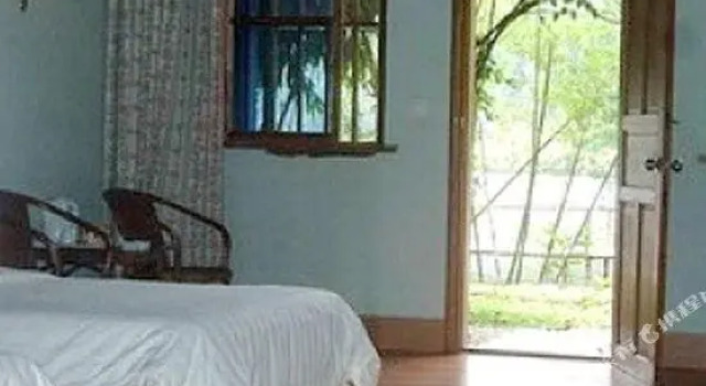 Taohuayuan Holiday Hotel, Book Hotel Hotels in Ledong with Parking, Parking