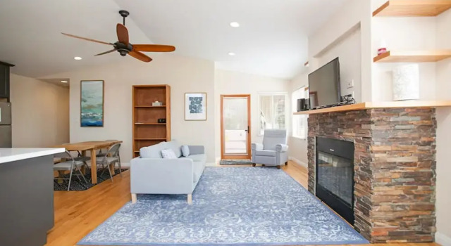 1731 Plum Street Townhouse by RedAwning, Забронировать Дом для отпуска Виллы Point Loma, Вилла