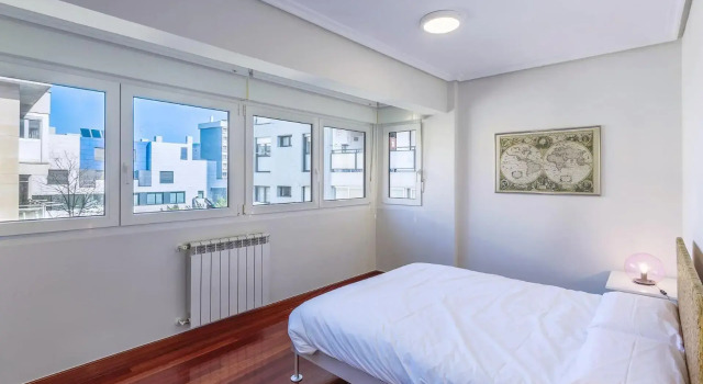 CASA DAMATXO - De Luxe, Terracita, Espacioso, Ideal familia y parejas & 1 minuto a la Playa, Book Hotel Zarautz 