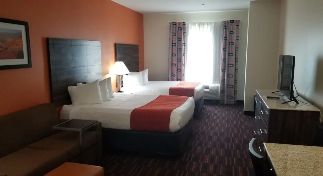 Четырёхместный номер Deluxe Home Away Kitchen Suites Enid