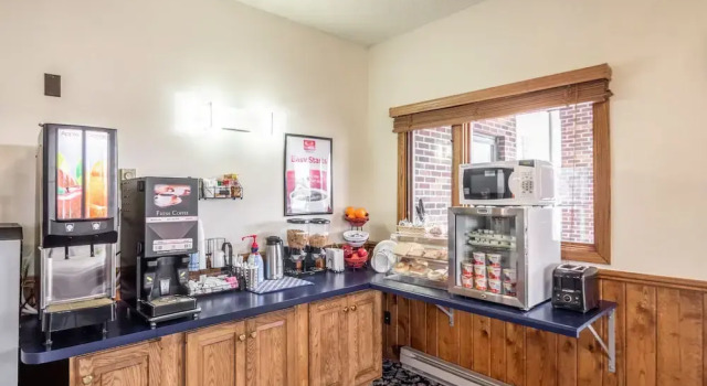 Village Inn, Boek Hotel Waupaca 