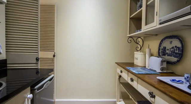 Люкс Luxury c 1 комнатой Maison H Guest House