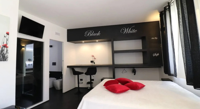 Black&white Otranto Suite, Book Apartment Otranto Salento