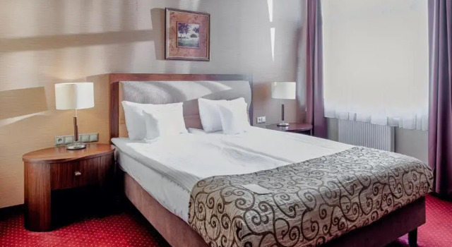Полулюкс Grand Royal Hotel