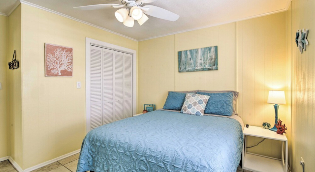 Beach Home w/ Pool & Hot Tub < 1 Block to Beach!, Buchen Sie Ferienhaus Padre Island USA