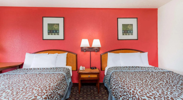 Четырёхместный номер Standard Days Inn by Wyndham Augusta Wheeler Road