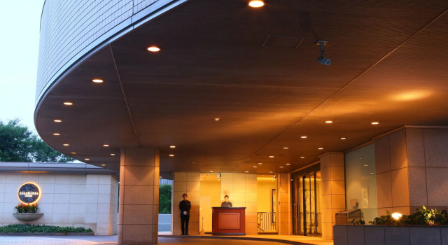 Hotel Allamanda Aoyama Tokyo, Забронировать Отель Отели Токио 5 звезд, рядом с Национальный центр искусств Токио, 5*