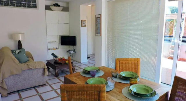 Loris House