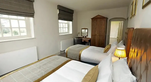 Трёхместный семейный номер Standard De Vere Venues Chicheley Hall