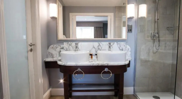Двухместный номер Standard The Beverley Arms Hotel