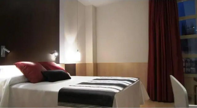 Номер Standard с балконом Hotel Vía Gótica