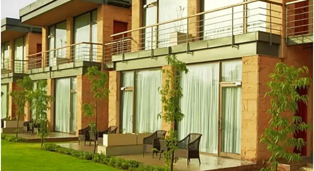 Двухместный номер Deluxe с видом на сад Taj Damdama Lake Resort & Spa, Gurugram