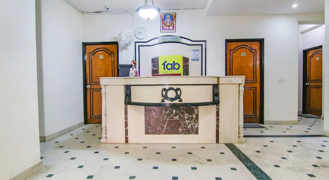 Fabhotel Singh Suite