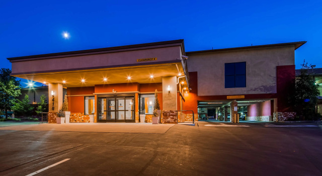 Best Western Mountain Inn, Rezervați Hotel Tehachapi 