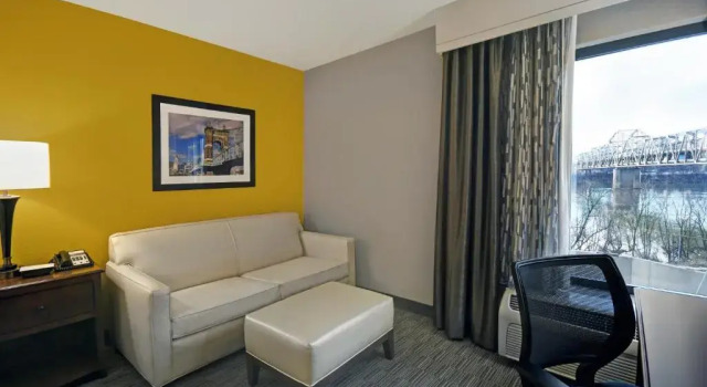 Двухместный номер Premium с видом на реку Holiday Inn Express & Suites Cincinnati Riverfront by IHG